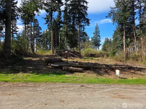 70 B Port Susan Dr, Hat Island, WA 98206