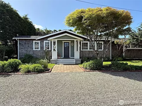 115 15th St SW, Long Beach, WA 98631