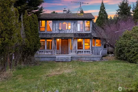 6571 W Shore Dr, Anacortes, WA 98221