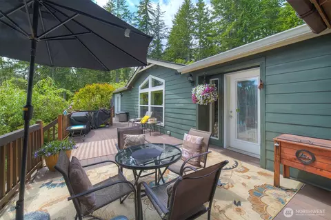 Exterior - 1510 E Benson Lake Dr, Grapeview, WA 98546 photo 11 of 17