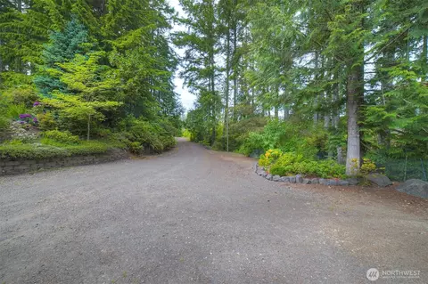 Exterior - 1510 E Benson Lake Dr, Grapeview, WA 98546 photo 6 of 17