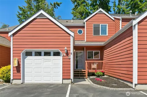 1250 SW Heller St #A3, Oak Harbor, WA 98277