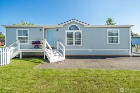 300 Park Ave #37, Buckley, WA 98321