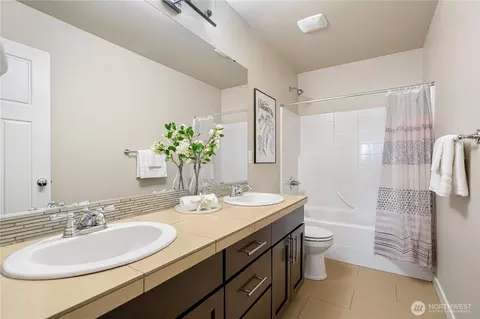 Bath - 3718 226th Pl SE, Bothell, WA 98021 photo 2 of 3