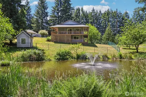 272 Bond Rd, Castle Rock, WA 98611