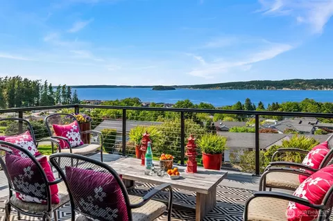 758 Gladstone Dr, Camano Island, WA 98282
