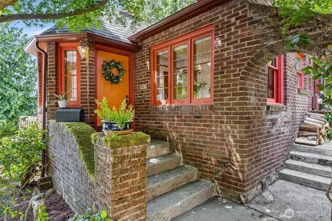 5330 SW Lander St, Seattle, WA 98116