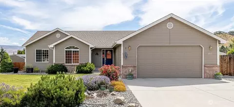 2511 Number One Cyn, Wenatchee, WA 98801