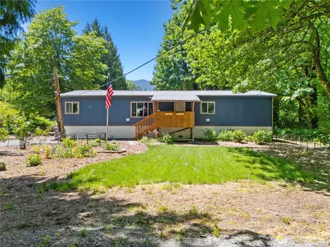 7504 Spruce St, Concrete, WA 98237