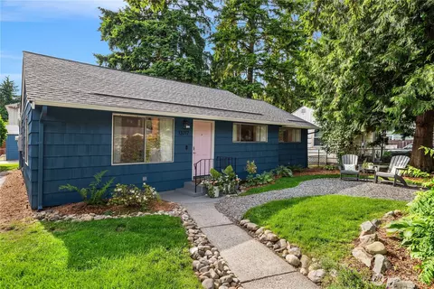 13717 Stone Ave N, Seattle, WA 98133
