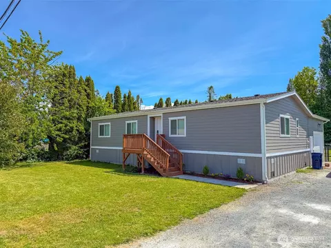 435 Third St, Sumas, WA 98295