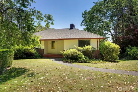 17004 16th Ave SW, Normandy Park, WA 98166