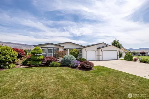 580 Canyon Dr, East Wenatchee, WA 98802