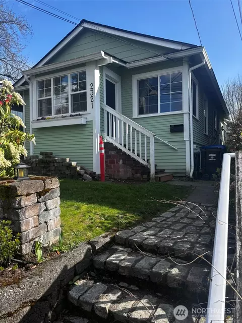 2321 N 55th St, Seattle, WA 98103