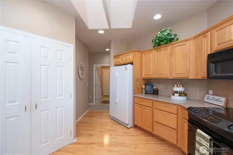 Kitchen - 40 Cascadia Loop, Sequim, WA 98382 photo 2 of 3