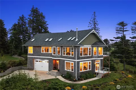 3030 Ocean View Ct, Ilwaco, WA 98624