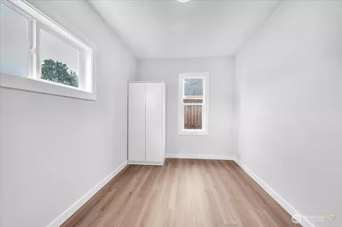 Bedroom - 328 18th Ave, Longview, WA 98632 photo 4 of 6