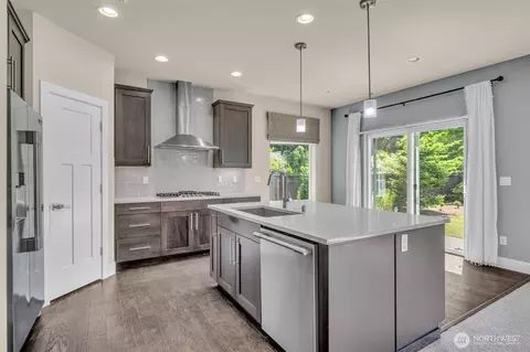 Kitchen - 4428 215th Pl SE, Bothell, WA 98021 photo 2 of 3