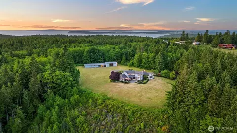 40 Garten Rd, Port Ludlow, WA 98365