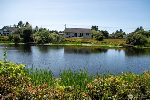 221 Canal Dr SE, Ocean Shores, WA 98569