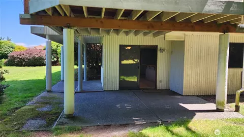Exterior - 10622 44 Ave SE, Everett, WA 98208 photo 4 of 8