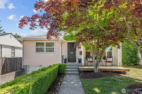 123 Alameda Ave, Fircrest, WA 98466