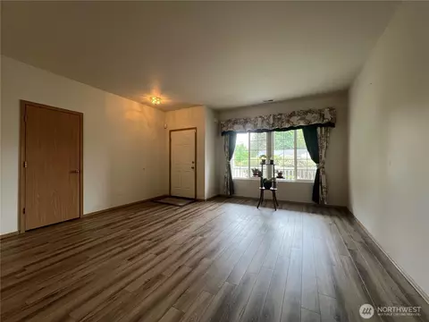 Living - 15121 148th St E, Orting, WA 98360 photo 3 of 6