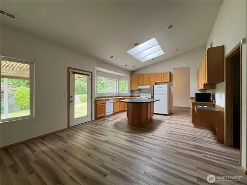 Kitchen - 15121 148th St E, Orting, WA 98360 photo 5 of 6