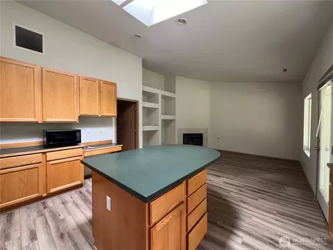 Kitchen - 15121 148th St E, Orting, WA 98360 photo 4 of 6
