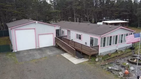 27904 J Ln, Ocean Park, WA 98640