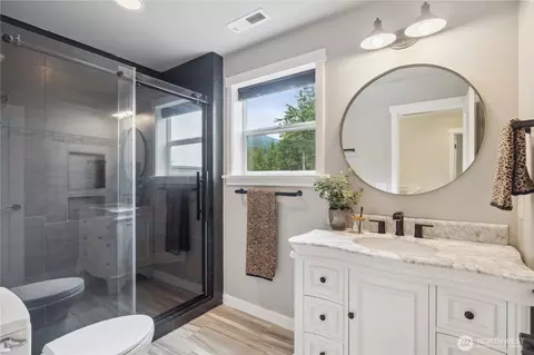 Bath - 8277 Carl Rd, Everson, WA 98247 photo 4 of 4