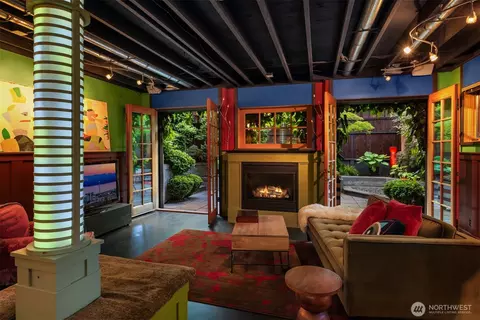 Living - 524 Malden Ave E, Seattle, WA 98112 photo 3 of 3
