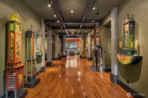 Entry Way - 524 Malden Ave E, Seattle, WA 98112 photo 2 of 4