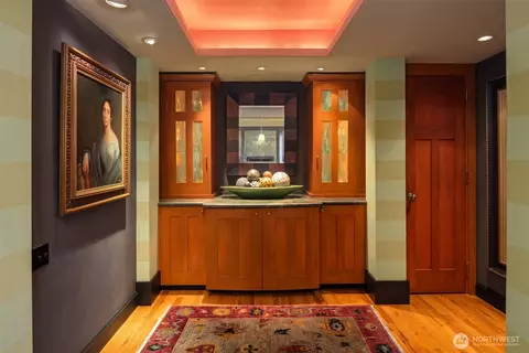Entry Way - 524 Malden Ave E, Seattle, WA 98112 photo 3 of 4