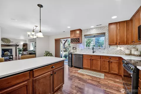 Kitchen - 20315 52nd Ave E, Spanaway, WA 98387 photo 3 of 3