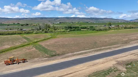 600 Thorp Landing Ln, Thorp, WA 98946