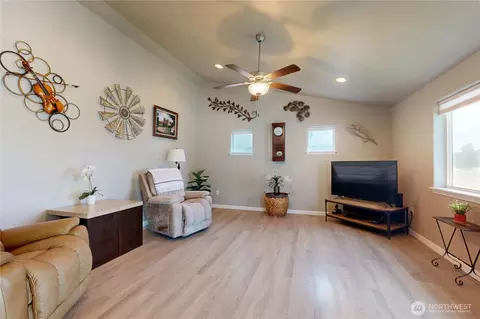 1331 Caprio Loop, Walla Walla, WA 99362 photo 3