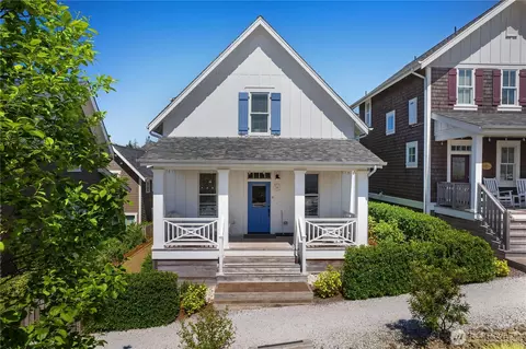 94 Horizon St, Pacific Beach, WA 98571