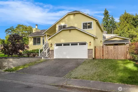 19618 76th Ave NE, Kenmore, WA 98028