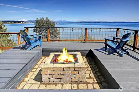 987 Cavalero Rd, Camano Island, WA 98282