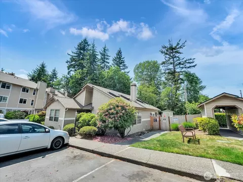 Exterior - 11527 Highway 99 #E305, Everett, WA 98204 photo 3 of 5