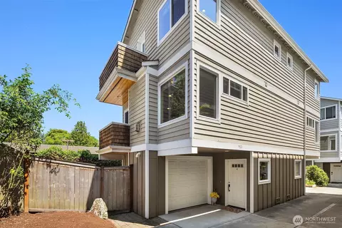 9521 8th Ave NW #A, Seattle, WA 98117