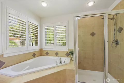 Bath - 23804 17th Pl W, Bothell, WA 98021 photo 3 of 4