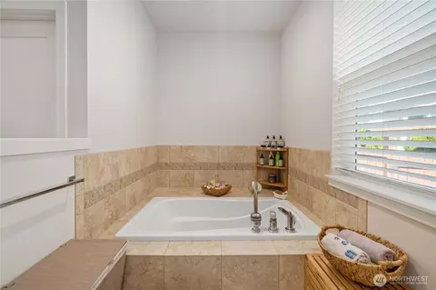 Bath - 70 Ida Ct, Sequim, WA 98382 photo 3 of 4