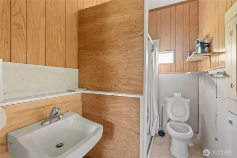 513 Seventh St, Raymond, WA 98577 photo 4