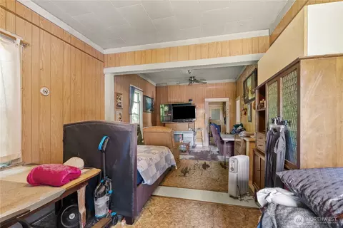 513 Seventh St, Raymond, WA 98577 photo 2