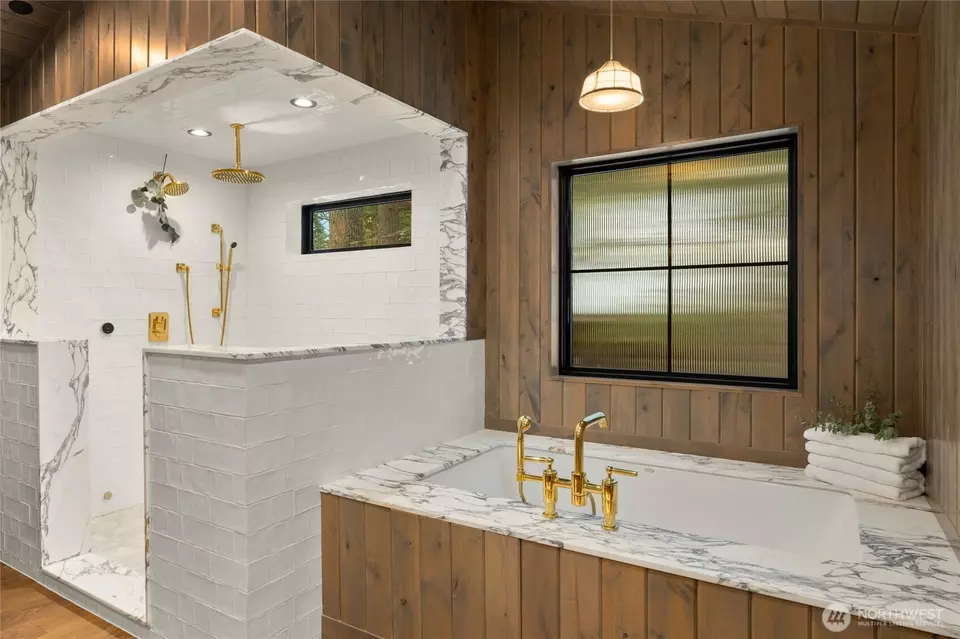Bath - 1211 Pinegrass Loop, Cle Elum, WA 98922 photo 4 of 5