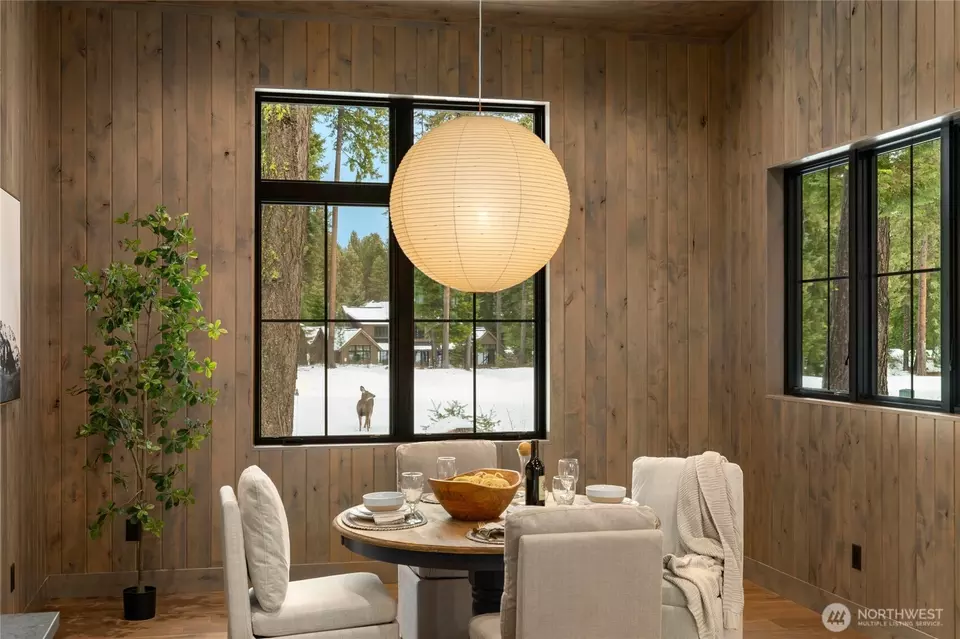 Dining - 1211 Pinegrass Loop, Cle Elum, WA 98922 photo 2 of 3