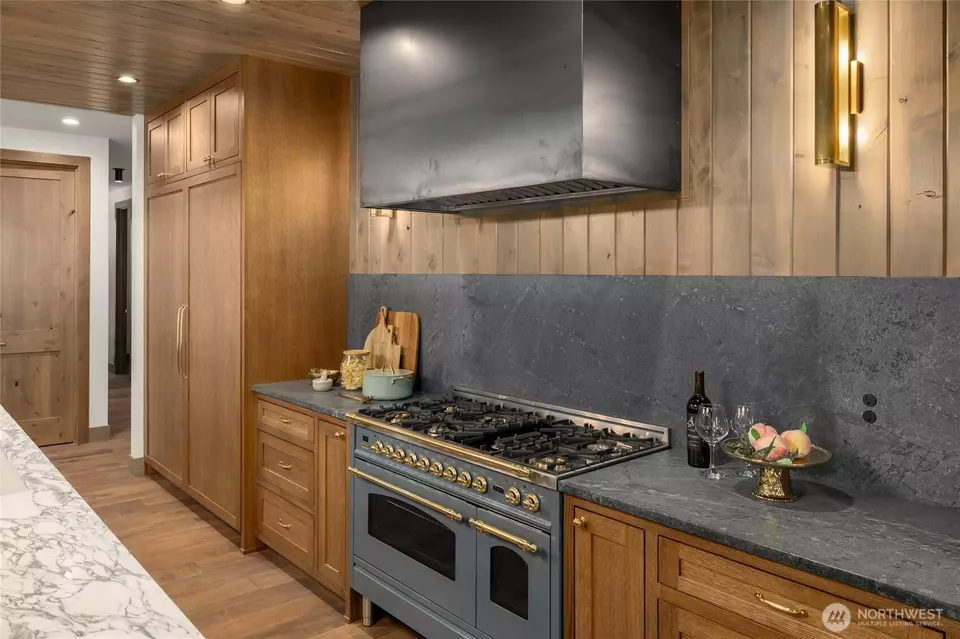 Kitchen - 1211 Pinegrass Loop, Cle Elum, WA 98922 photo 2 of 4