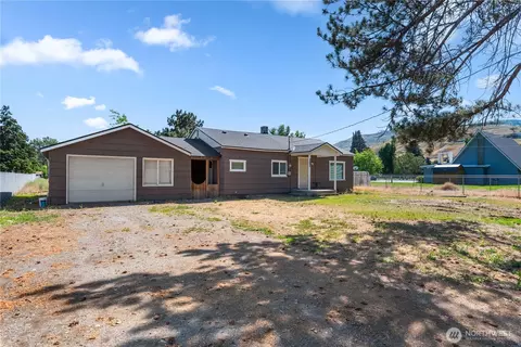 1715 Locust St, Wenatchee, WA 98801